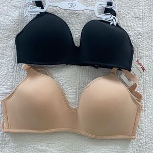 Tjmaxx wireless bras. New with tags. Size 36D